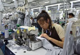 Sunscreen Clothing Production in Fuyang