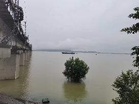 Poyang Lake Water Level Exceeds Warning Line