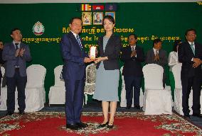 CAMBODIA-PHNOM PENH-TCM EXPERTS-HONORABLE MEDAL