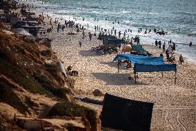 Life In Gaza Under War