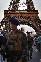 Police secure the Eiffel Tower in Paris FA