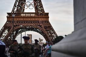 Police secure the Eiffel Tower in Paris FA