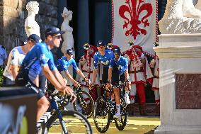 Tour De France race - Team presentation