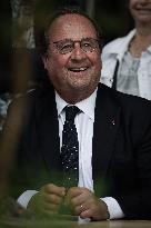 Ex-President Francois Hollande Campaigns In A Market - Argentat-sur-Dordogne