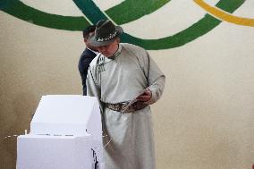 MONGOLIA-ULAN BATOR-PARLIAMENTARY ELECTIONS-PRESIDENT-VOTING