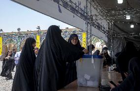 Daily Life In Iran During Presidential Elections