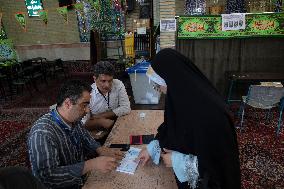 Daily Life In Iran During Presidential Elections