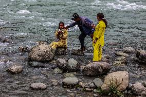 Tourist Destination Pahalgam In Kashmir