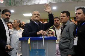 (FOCUS) IRAN-TEHRAN-PRESIDENTIAL ELECTION-VOTING