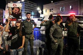 Israeli Police Intervene Against Demonstrators Who Blocked Streets In West Jerusalem