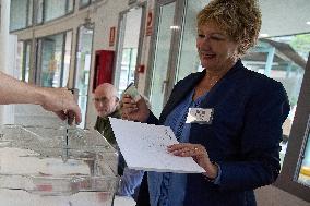 French people in Spain cast their vote for the legislative elections - Madrid