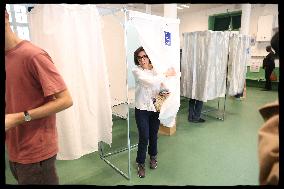 Rachida Dati Votes At Polling Station - Paris