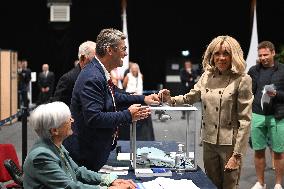 Emmanuel And Brigitte Macron At The Polling Station - Le Touquet