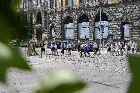 Finns wrap up 42-day charity relay to Ukraine in Lviv