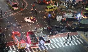 At Least 9 Dead As Car Ploughs Into Crowd - Seoul