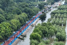CHINA-HUBEI-WUHAN-YANGTZE RIVER-WATER LEVEL-WARNING MARK (CN)