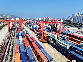 China-Europe (Asia) Freight Trains Volume Increased