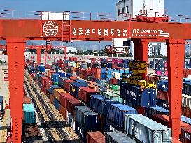 China-Europe (Asia) Freight Trains Volume Increased