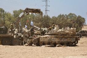 Israel Strikes Southern Gaza