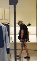Harvey Keitel And Family Shopping - Milan