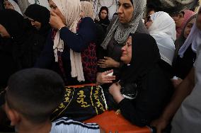 MIDEAST-WEST BANK-TULKARM-ISRAEL-AIRSTRIKE-FUNERAL