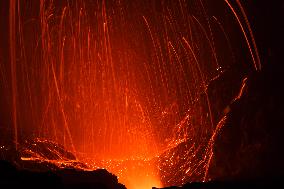 Eruption Of Mount Yasur In Tanna - Vanuatu