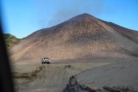 Eruption Of Mount Yasur In Tanna - Vanuatu