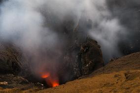 Eruption Of Mount Yasur In Tanna - Vanuatu