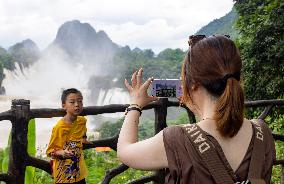 Detian Waterfall in Chongzuo