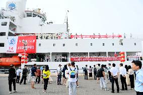 Xuelong 2 Research Ship