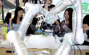CHINA-SHANGHAI-WORLD AI CONFERENCE-ROBOT (CN)