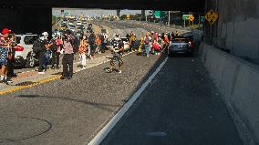 Pro Palestine Protesters Shut Down The 101 Freeway On The 4th Of July