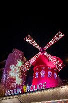 Moulin rouge new windmill sails - Paris