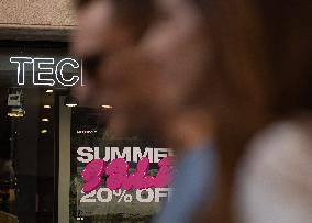 ITALY-ROME-SUMMER SALE