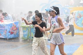 Play With Water To Cool Off in Huai'an