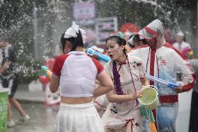 Play With Water To Cool Off in Huai'an