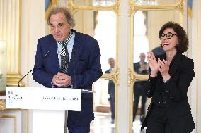 Oliver Stone Awarded At The Culture Ministry - Paris