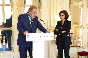 Oliver Stone Awarded At The Culture Ministry - Paris