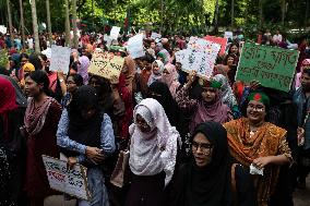 Students Continue To Protest In Dhaka