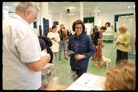 Minister Of Culture Rachida Dati Votes - Paris