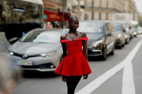 PFW - Viktor and Rolf Street Style