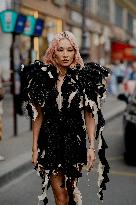 PFW - Viktor and Rolf Street Style