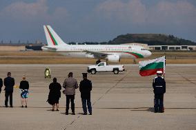 Bulgaria Delegates Arrive To U.S. For NATO Summit