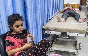 MIDEAST-GAZA CITY-ISRAEL-ATTACKS-INJURED PEOPLE