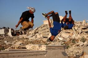 Parkour in Gaza Among Ruins of Bombed Building Amid Hamas-Israel Conflict