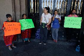 Daily Life In Mexico City