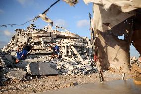 Parkour in Gaza Among Ruins of Bombed Building Amid Hamas-Israel Conflict