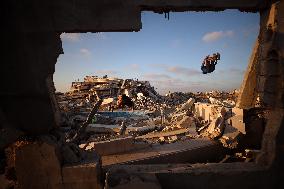 Parkour in Gaza Among Ruins of Bombed Building Amid Hamas-Israel Conflict