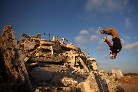 Parkour in Gaza Among Ruins of Bombed Building Amid Hamas-Israel Conflict