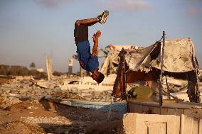 Parkour in Gaza Among Ruins of Bombed Building Amid Hamas-Israel Conflict